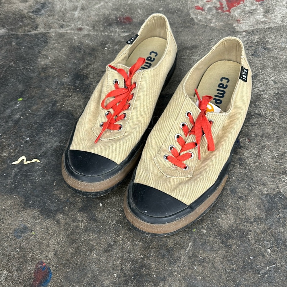 Camper Camaleon Beige lace-up sneakers can’t tell sizing?? Help